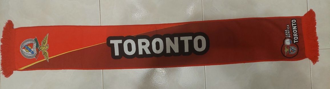 Cachecol do Benfica casa de Toronto