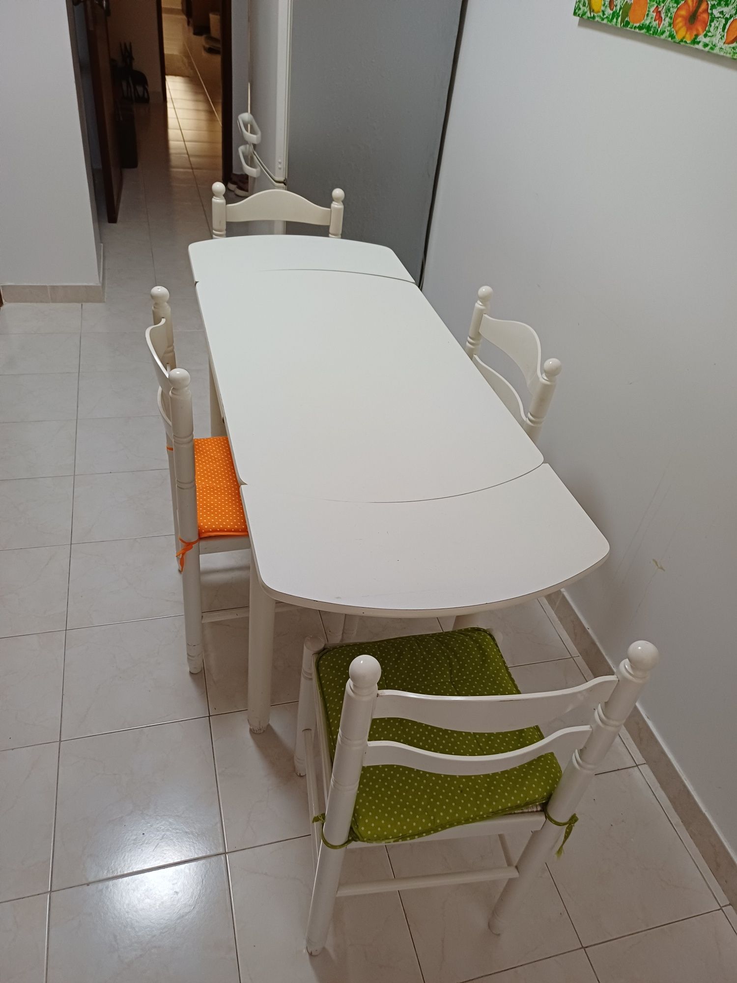 Mesa + 4 cadeiras cozinha