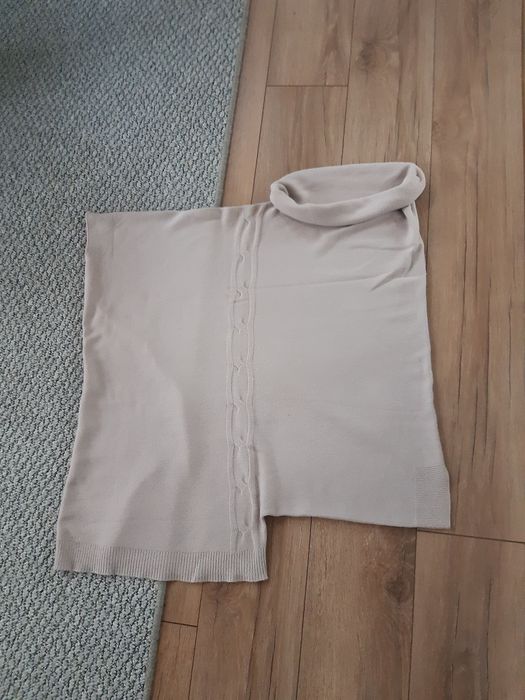 Bluzka z dzianiny, bezrękawnik.