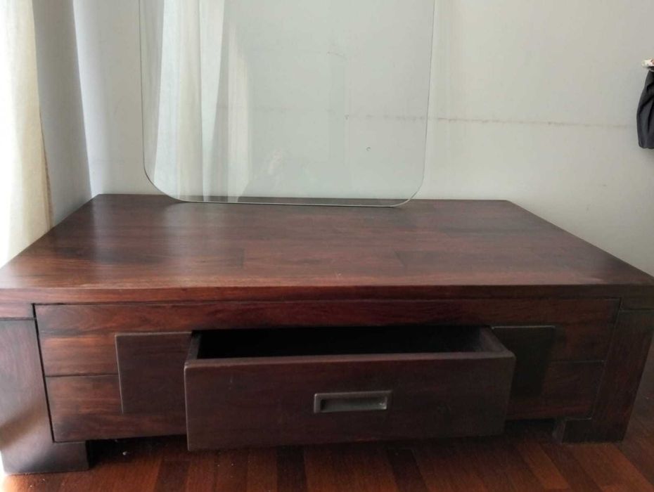 Mesa de centro - madeira maciça