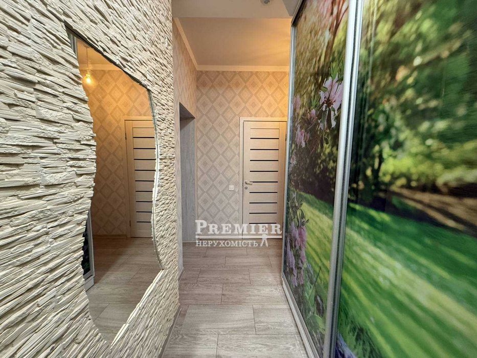 Продам 2 кімнатну квартиру площею 94 кв.м. з ремонтом у моря