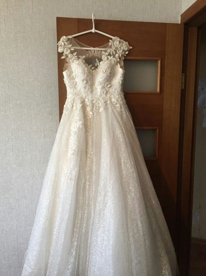 Весільна сукня + під'юбник та чохол (Свадебное платье)