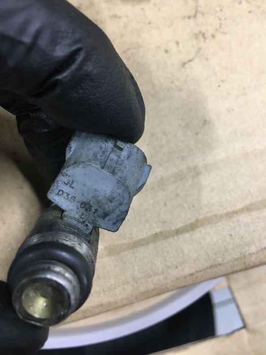 Форсунка Volkswagen Golf Bora \ Skoda Octavia \ Seat Leon 1.6 БЕНЗИН.