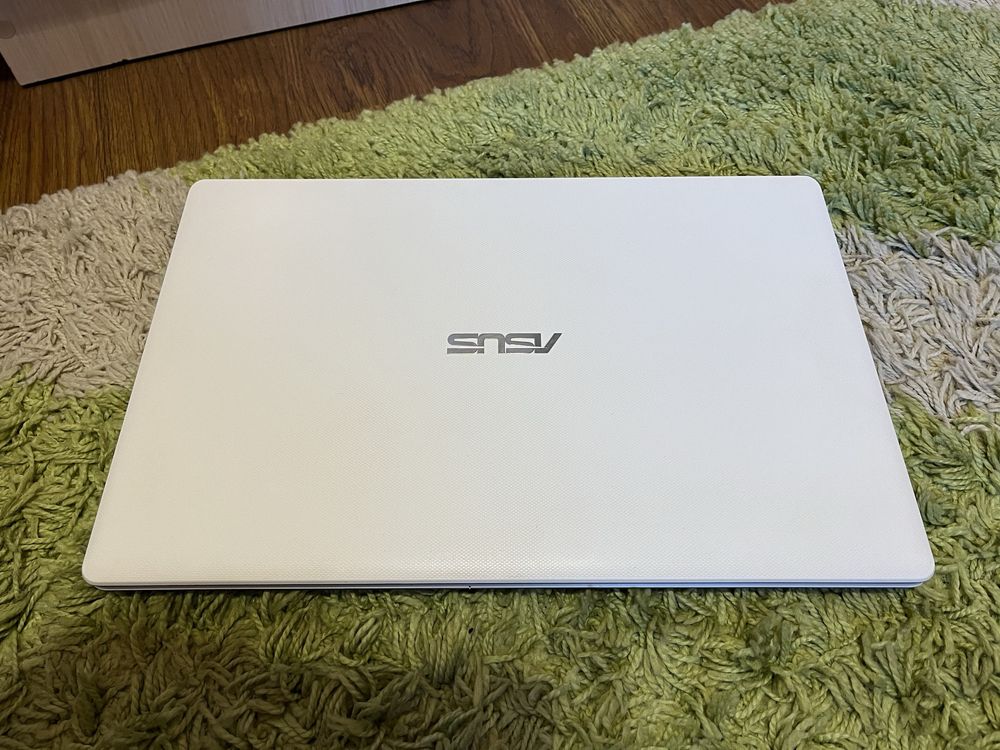 Ноутбук ASUS X552C