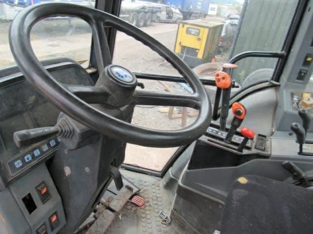 Трактор New Holland