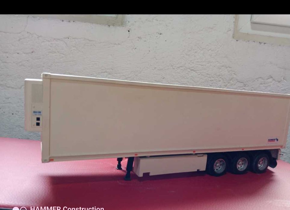 Model naczepy w skali 1, 32