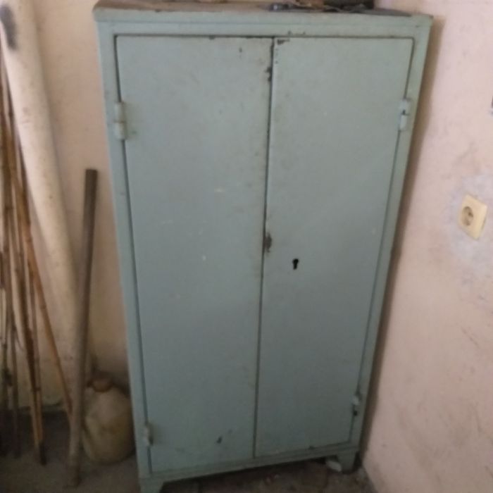 Железный сейф, шкаф