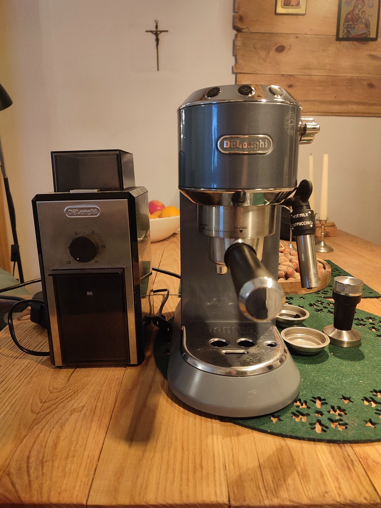 Ekspress kolbowy Delonghi