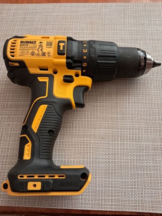 Wiertarko-wkrętarka DEWALT