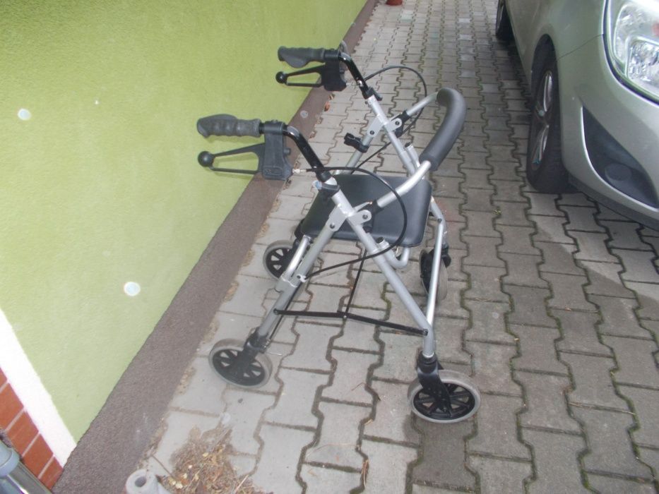 Chodzik rolator rehabilitacyjny balkonik z siedziskiem,rollator