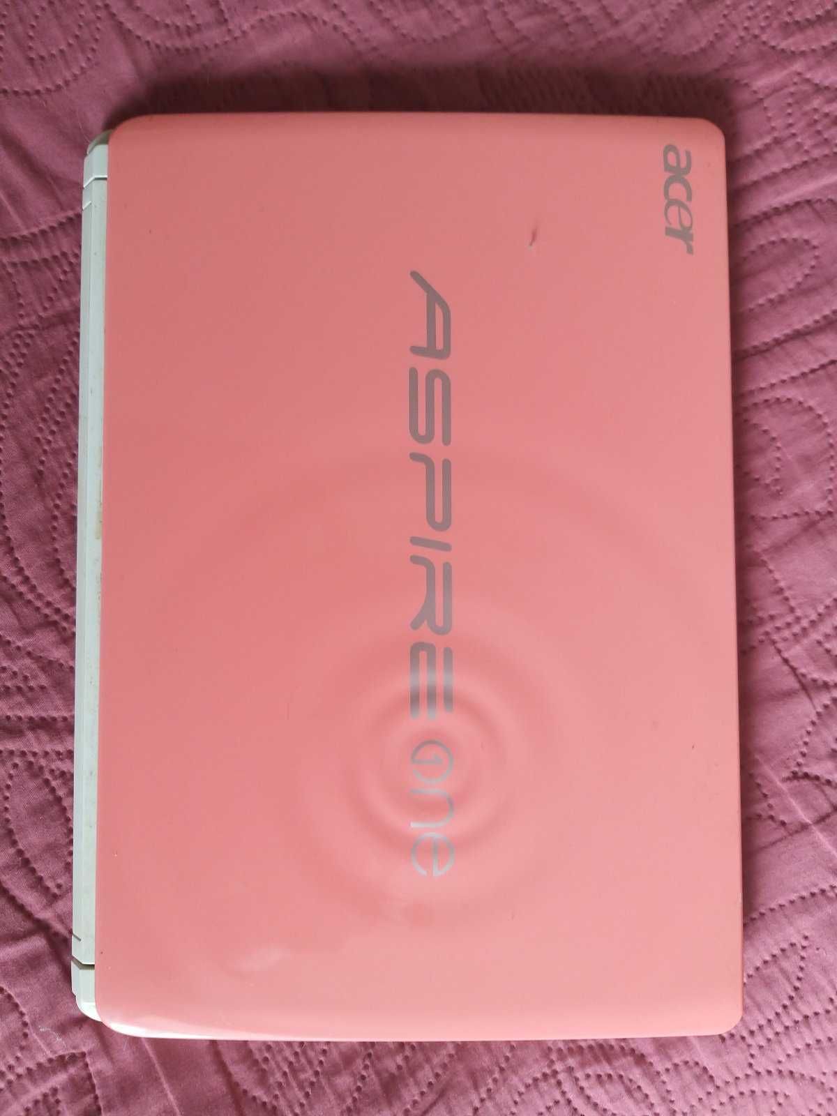 Легкий портативный ноутбук Acer Aspire One