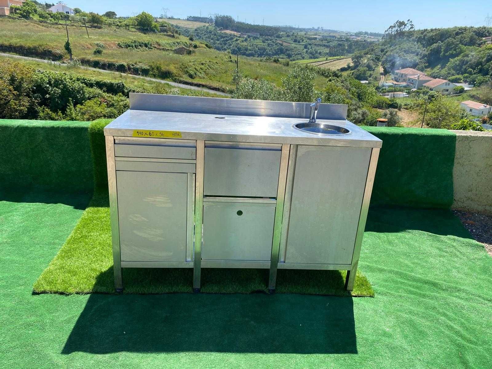 Bancada inox com bate borras, gaveta e lava mãos