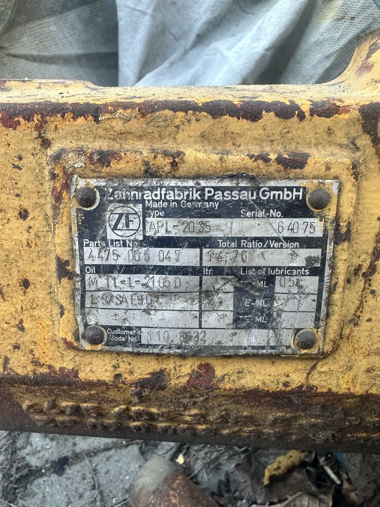 Most przedni Cat 428c