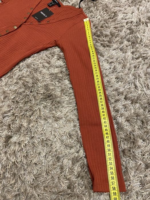 Короткое мини платье в обтяжку с декольте forever21