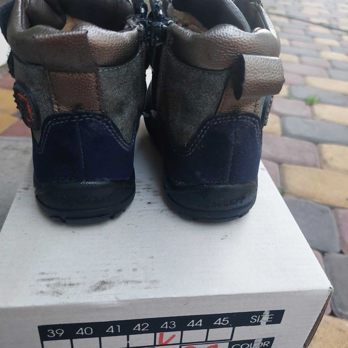 Продам зимові черевики 27 розміру