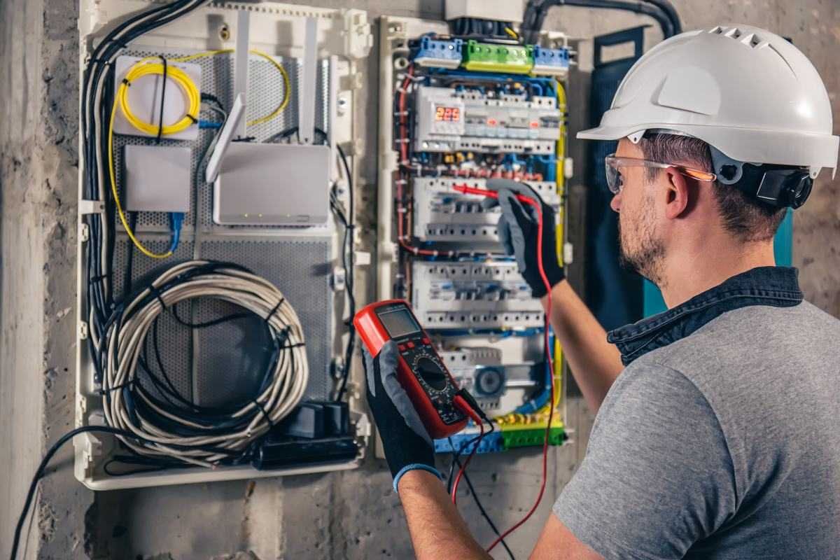 Eletricista em Cascais - com mais de 30 ANOS de experiência na área