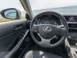 LEXUS IS300H impecavelmente estimado e com poucos KM