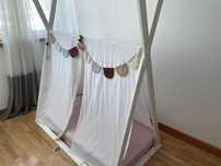 2 camas de  criança de tipo tenda
