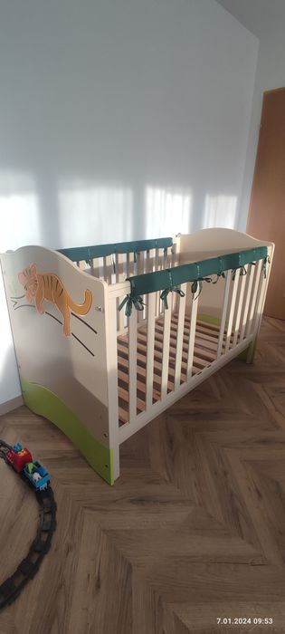 Łóżeczko dla dziecka 140x70, drewniane