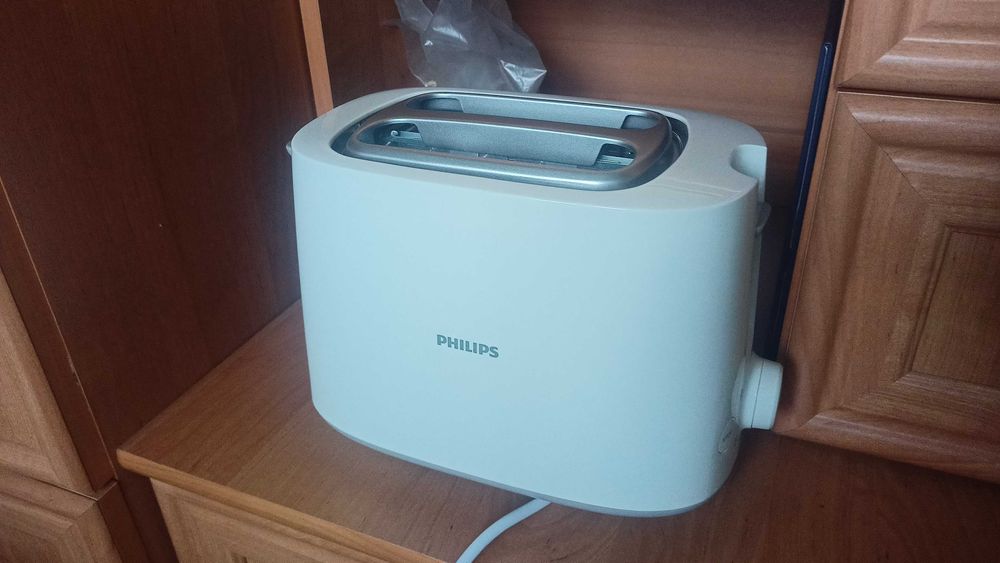 Toster PHILIPS  model HD2581 moc830W