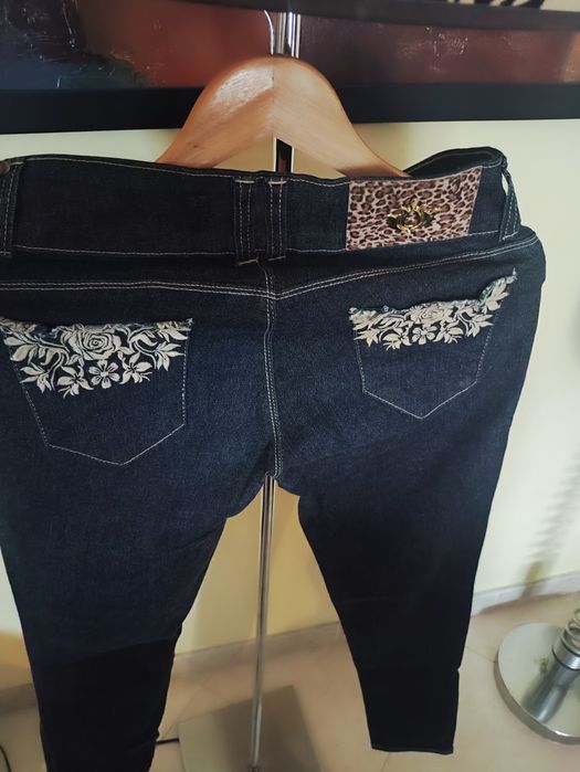 Calça de marca no Brasil