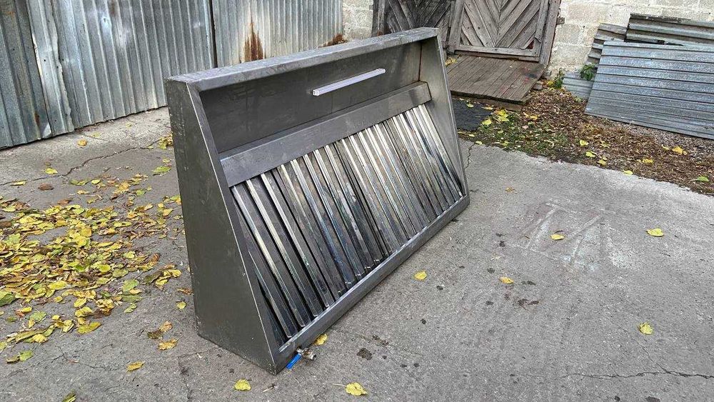 Б/у вытяжной зонт из нержавейки для кафе ресторана бара общепита