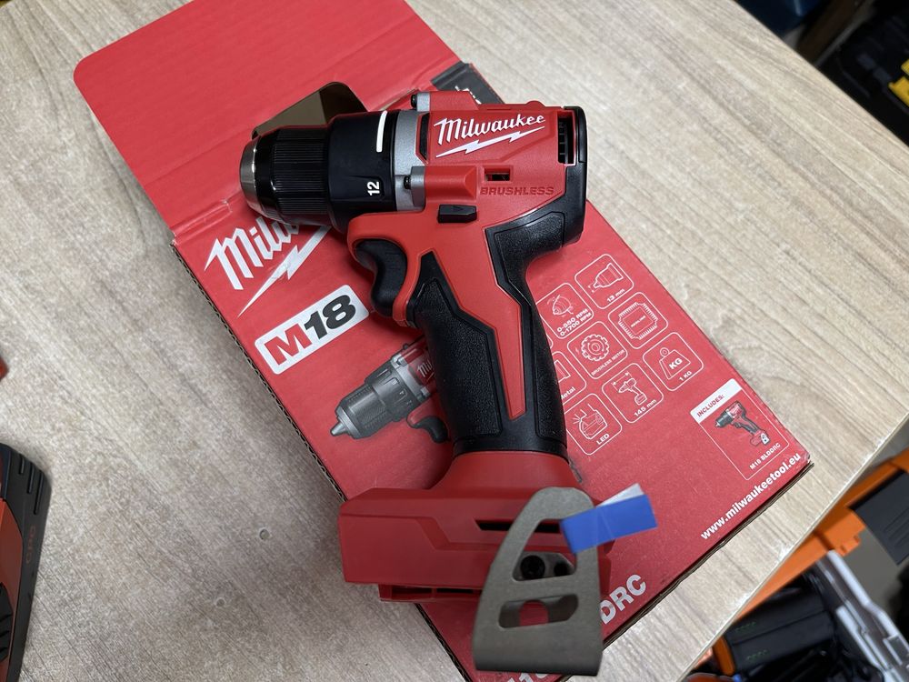 Milwaukee M18 BLDDRC / безщітковий шуруповерт Мілвокі