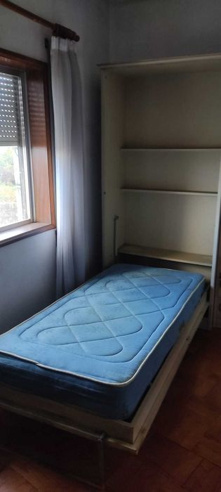 Cama solteiro com colchão