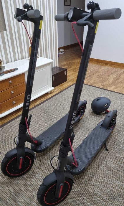 Vendo DUAS Trotinetes XIAOMI 4 PRO NOVAS
