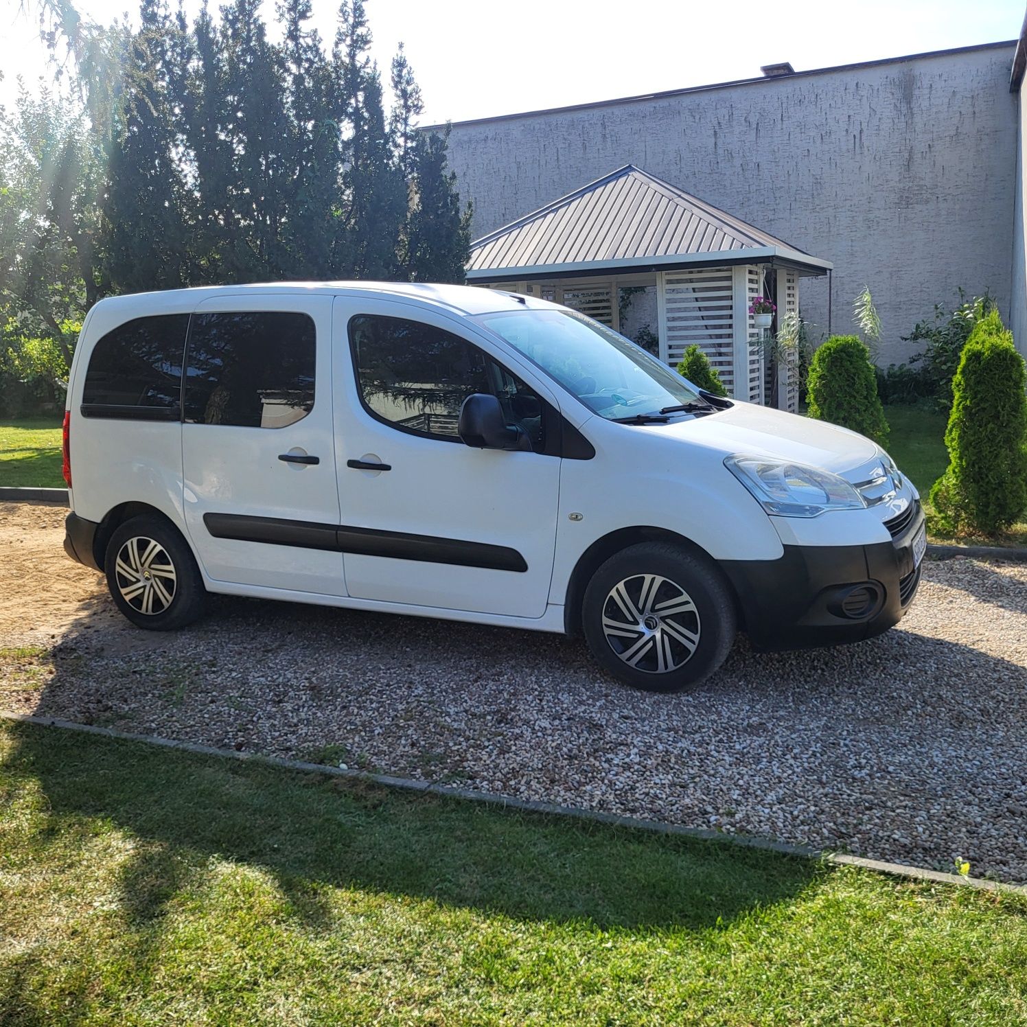 Berlingo 1.6 Hdi 5 osobowy Mały Przebieg, Hak Super Stan!!!