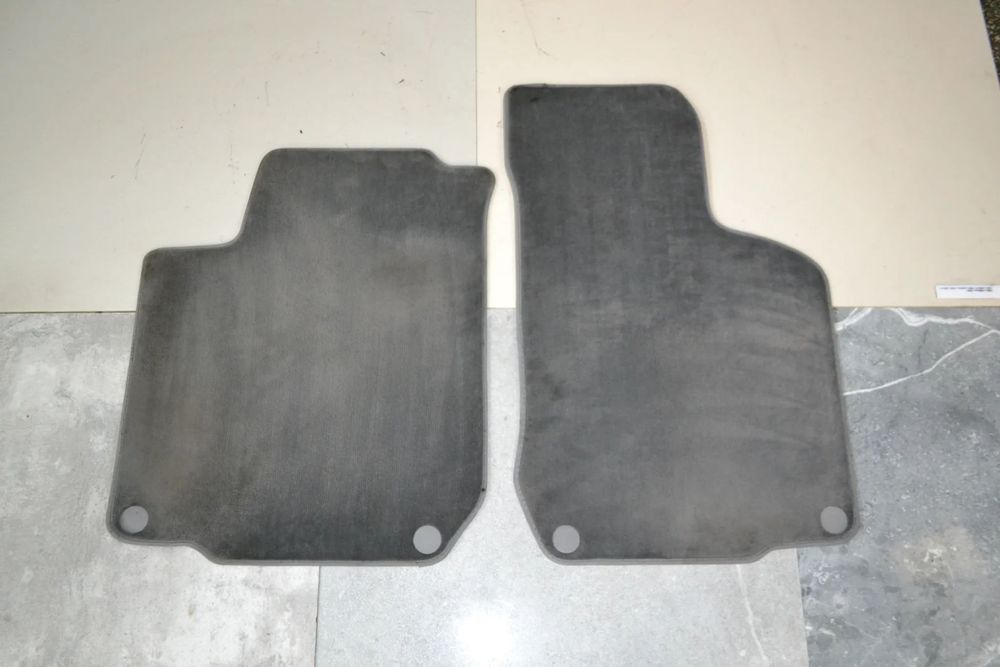 VW GOLF IV BORA DYWANIKI WELUROWE PRZÓD PRZEDNIE SZARE KPL 1J1863011C
