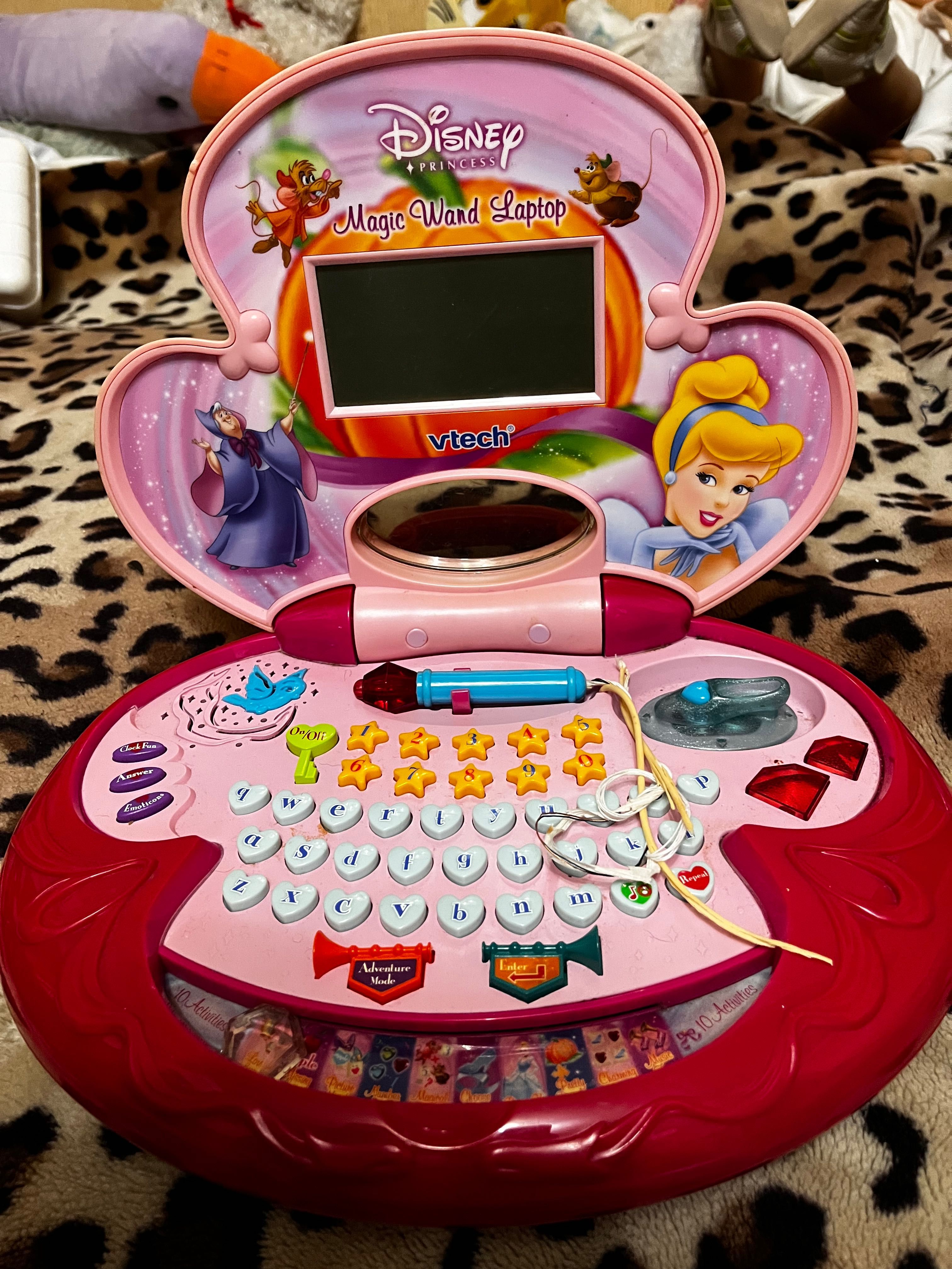 Іграшки дитячі ( швейна машинка, розвиваючий ноутбук, пилосос та ін.)