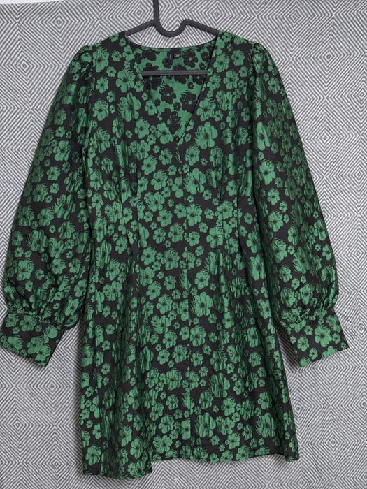 Imprezowa sukienka w zielone kwiaty S