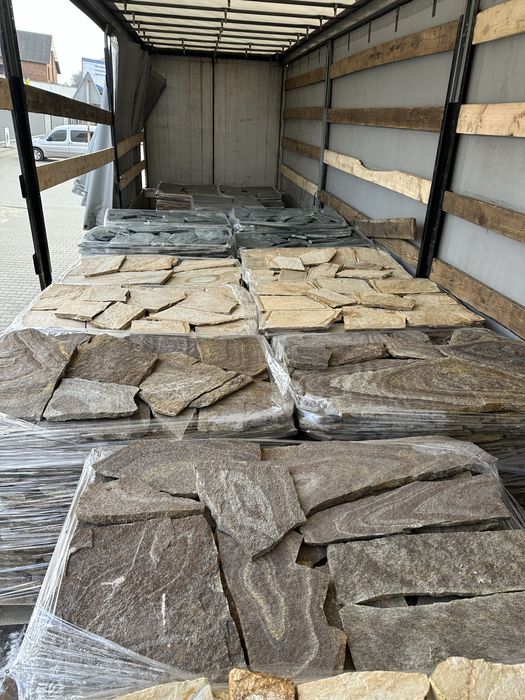 Природній Камінь облицювальний (Gneiss) ОПТ та в РОЗДРІБ.