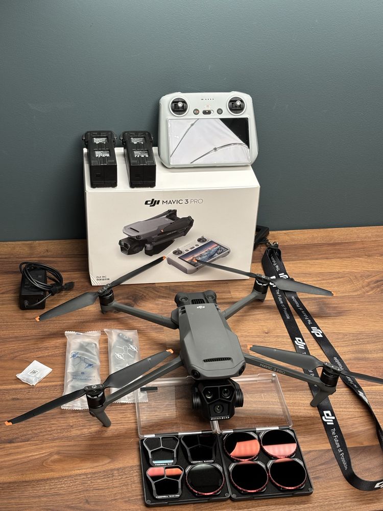 DJI Mavic 3 Pro Fly More Combo