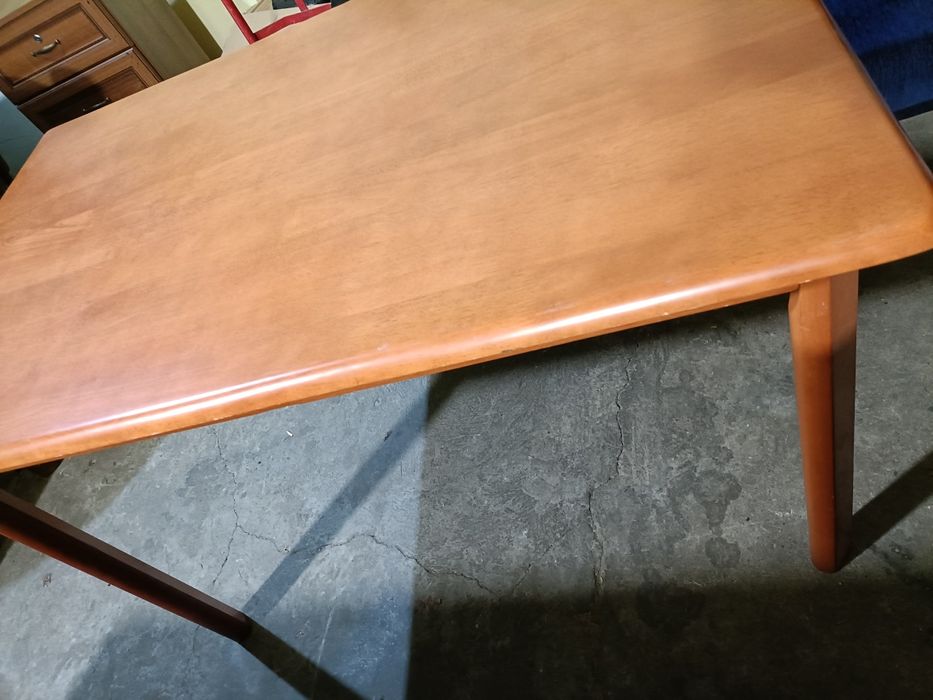 Stół 4 krzesła komplet