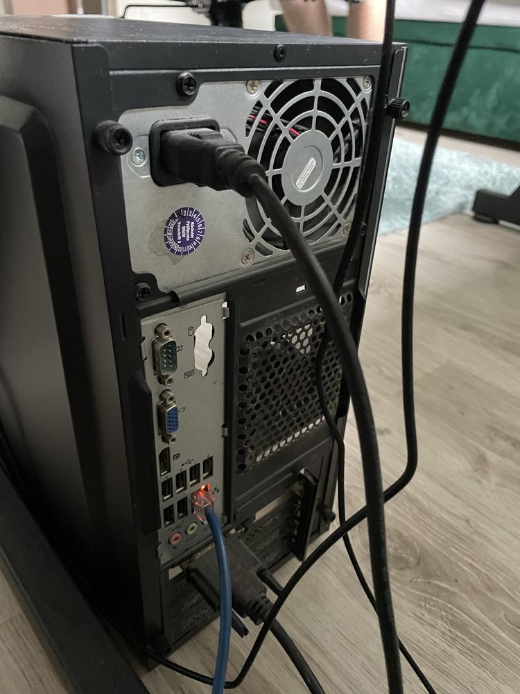 Komputer do gier GT 1030 i5 + gratisy ( monitor i klawiatura )