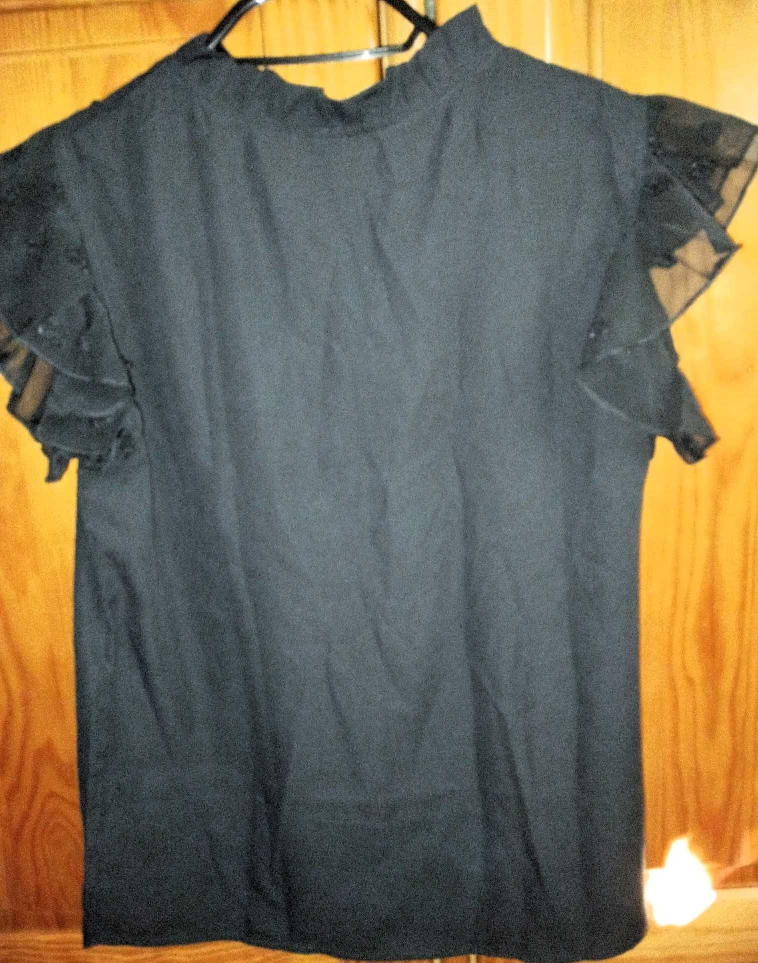 2 Vestidos (10€ cada) + 1 Top (5€) – Sem uso!