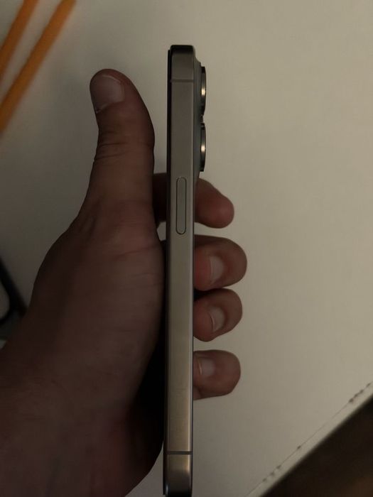 Iphone 15 Pro 92% baterii