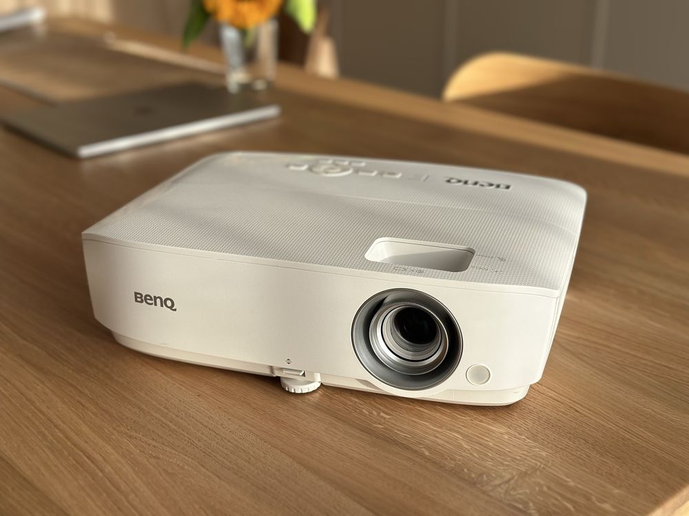 Projektor Benq W1050