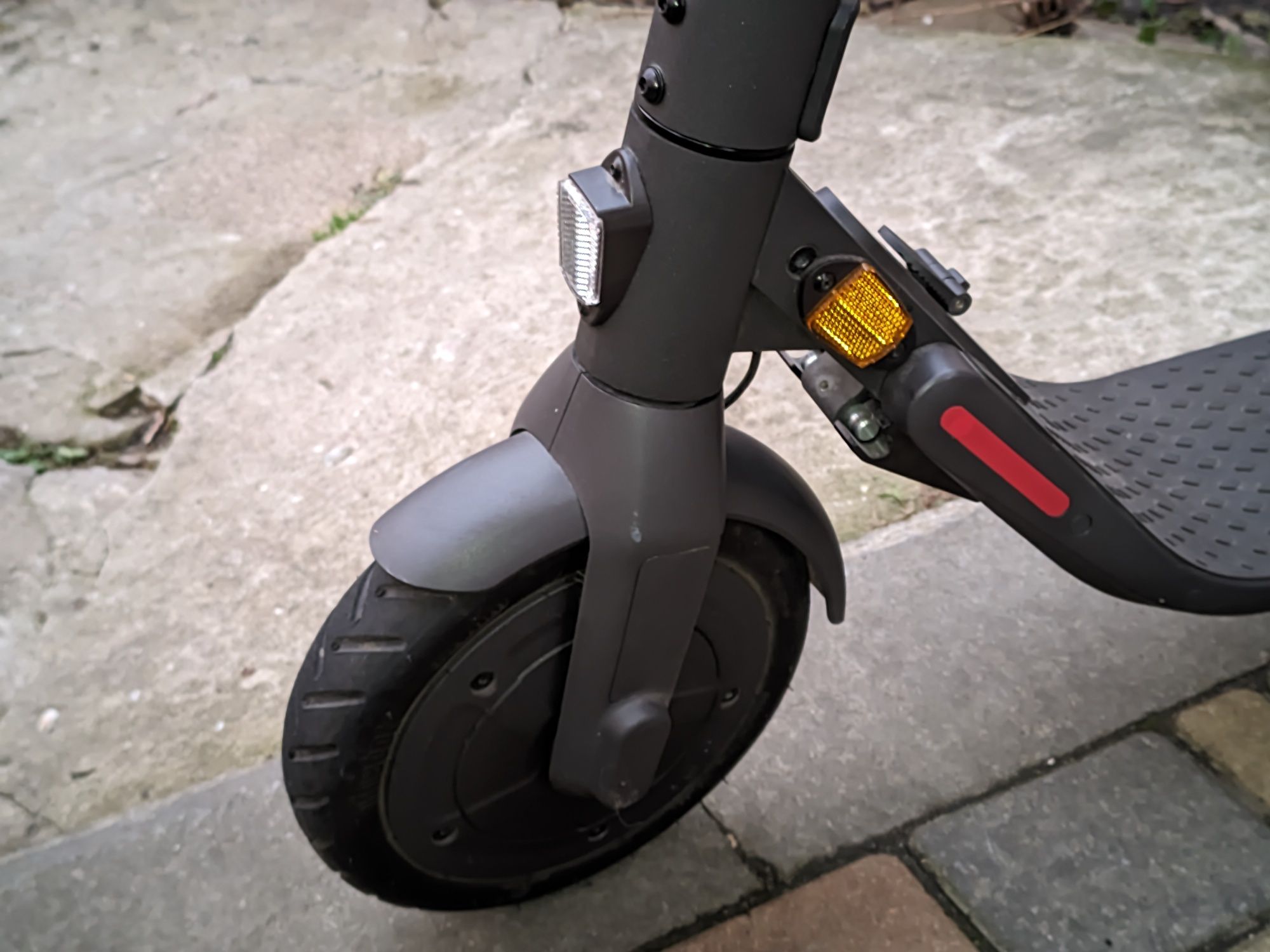 Продам Електросамокат Segway Ninebot KickScooter E22E