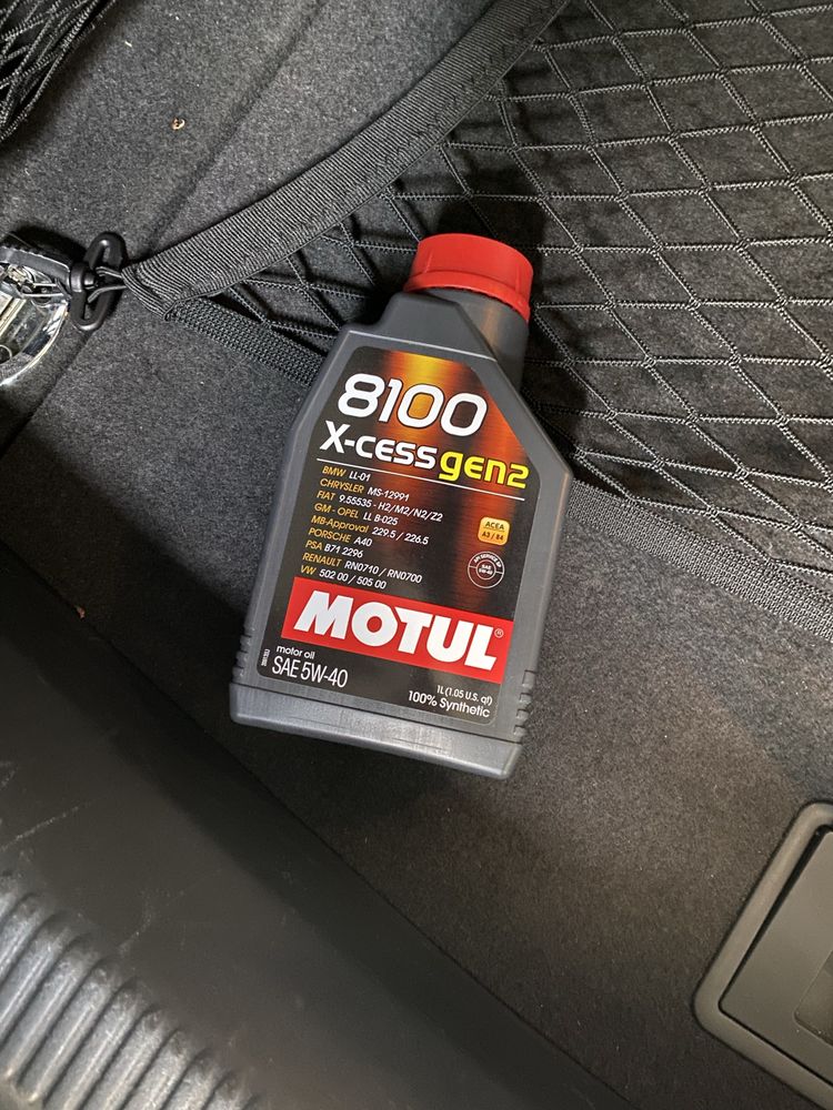 Моторне мастило для автомобіля Motul 5w-40 X-cess gen2