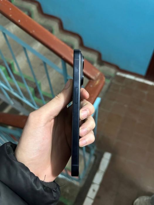 Продам айфон 15 про 128гб  дефек один только на последнеей фотке