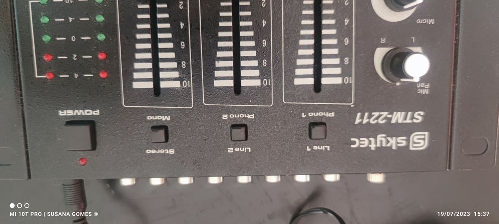 Mesa de mistura a funcionar