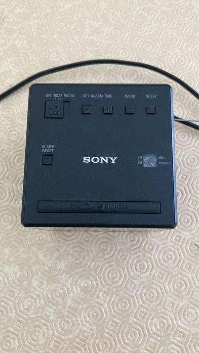 Radio despertador sony ICF-C1