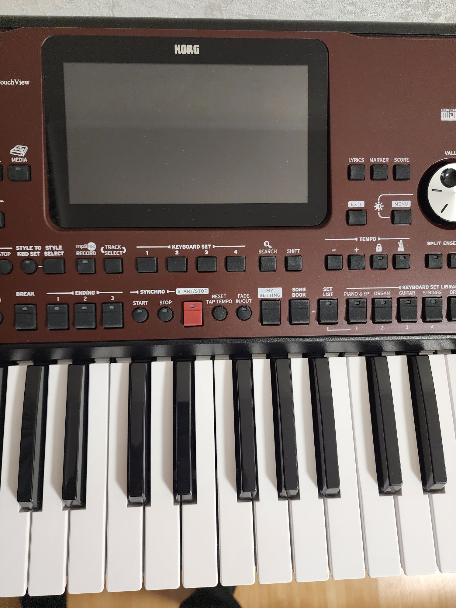 Синтезатор Korg pa 700