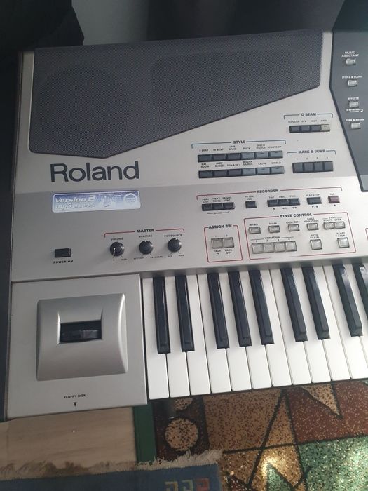 Продам Roland E80 Робоча станція