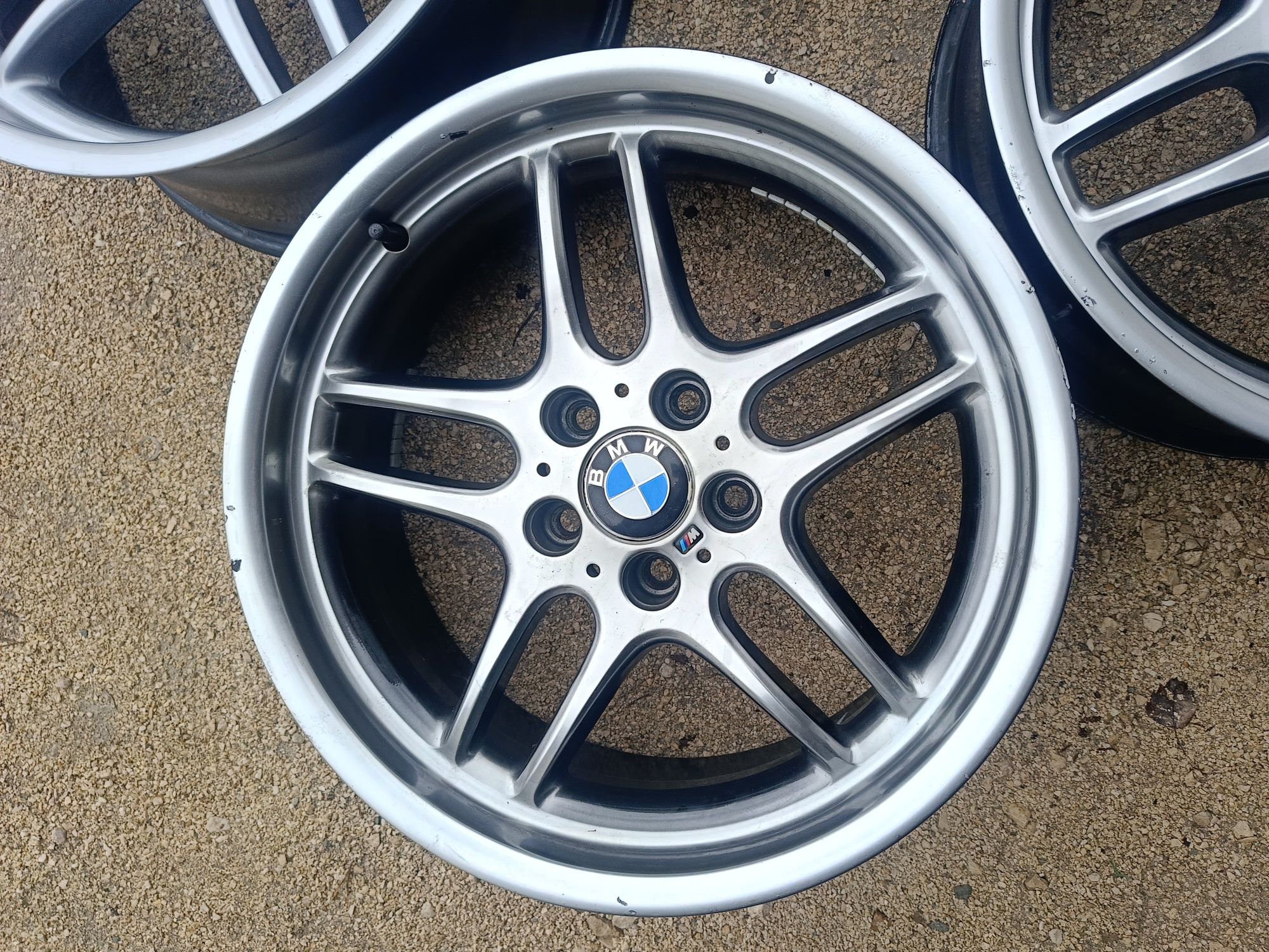 Styling 37 Mpakiet E39. Felgi koła BMW 5x120