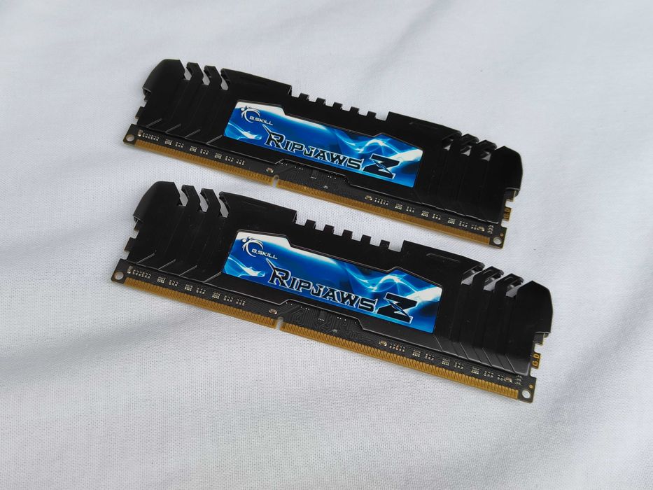 FX8320 Asus Sabertooth 990FX 8gb Ram