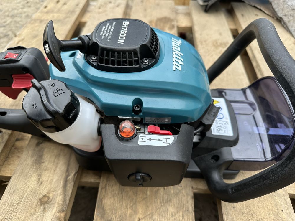 Кущоріз бензиновий Makita EH7500W